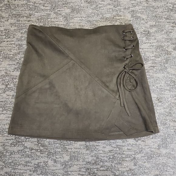 Faux suade mini skirt - Picture 5 of 9